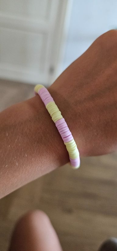 Armbandje met zomerse kleuren 1x